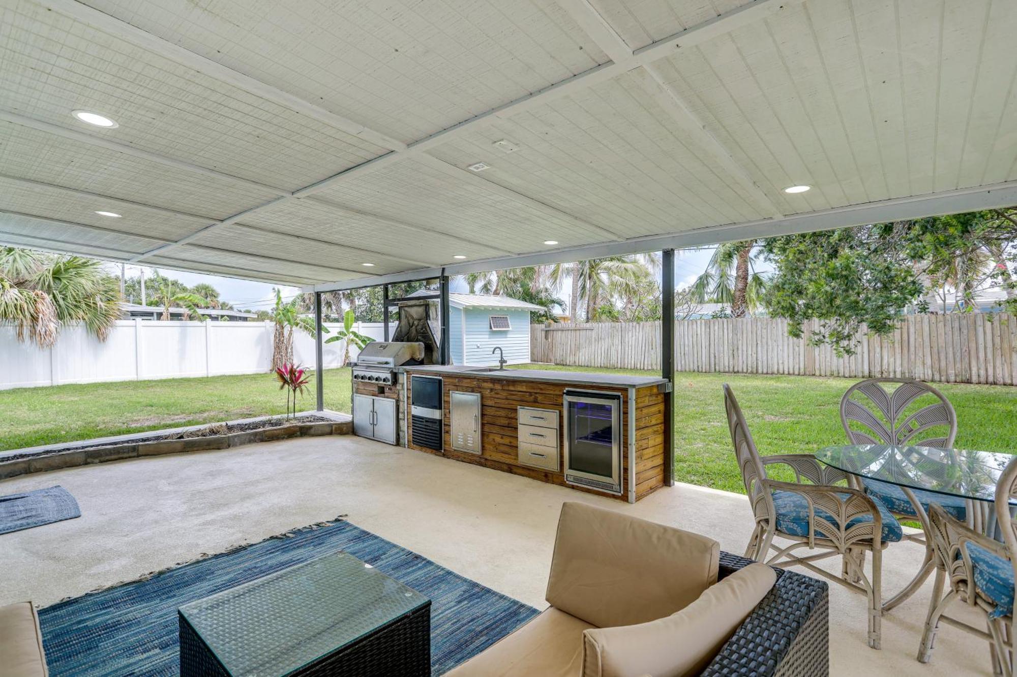 Pet-Friendly Cocoa Beach Home Walk To Beach! Exteriör bild