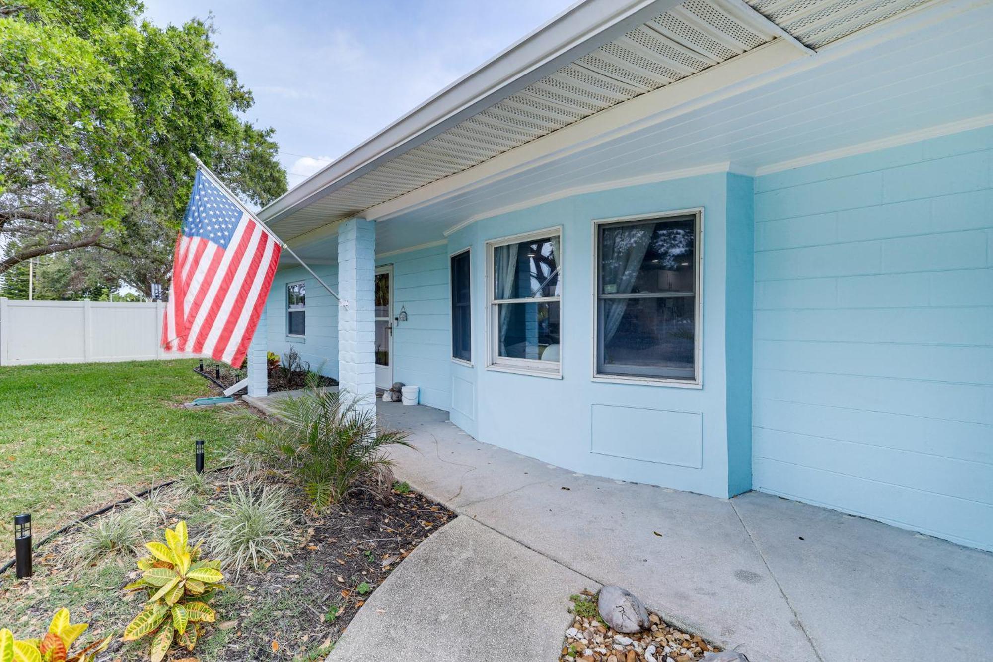 Pet-Friendly Cocoa Beach Home Walk To Beach! Exteriör bild