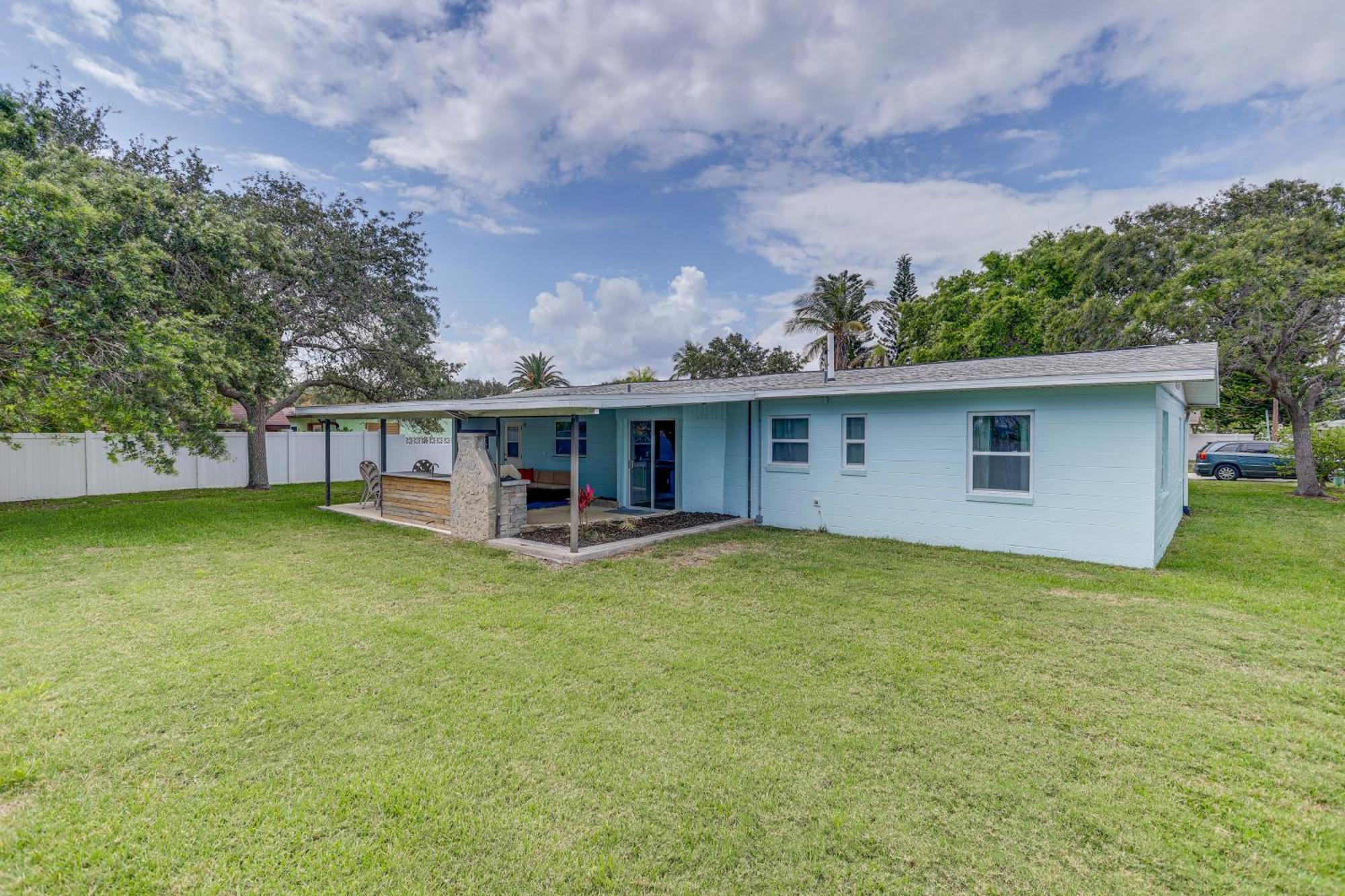 Pet-Friendly Cocoa Beach Home Walk To Beach! Exteriör bild