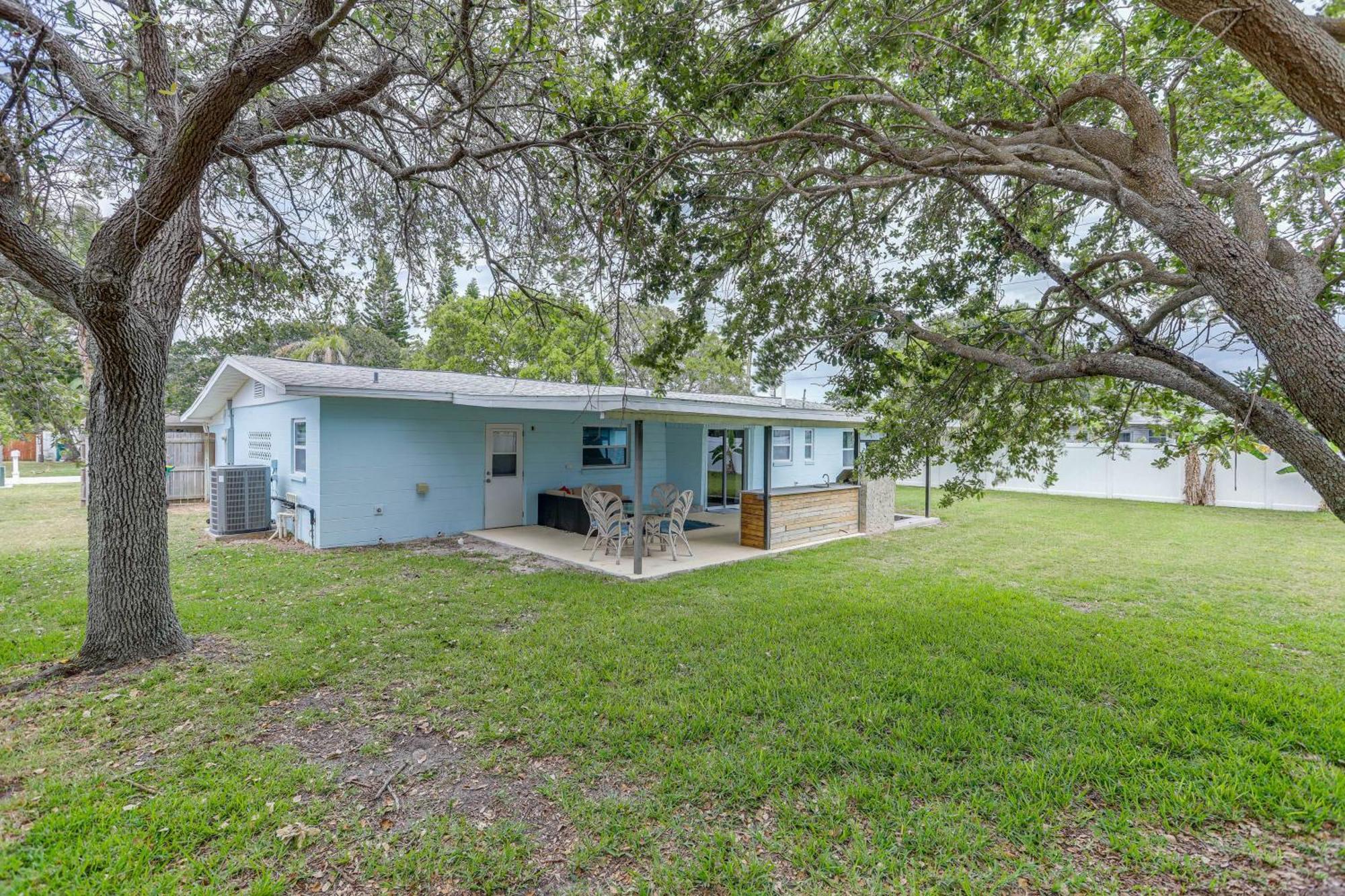 Pet-Friendly Cocoa Beach Home Walk To Beach! Exteriör bild