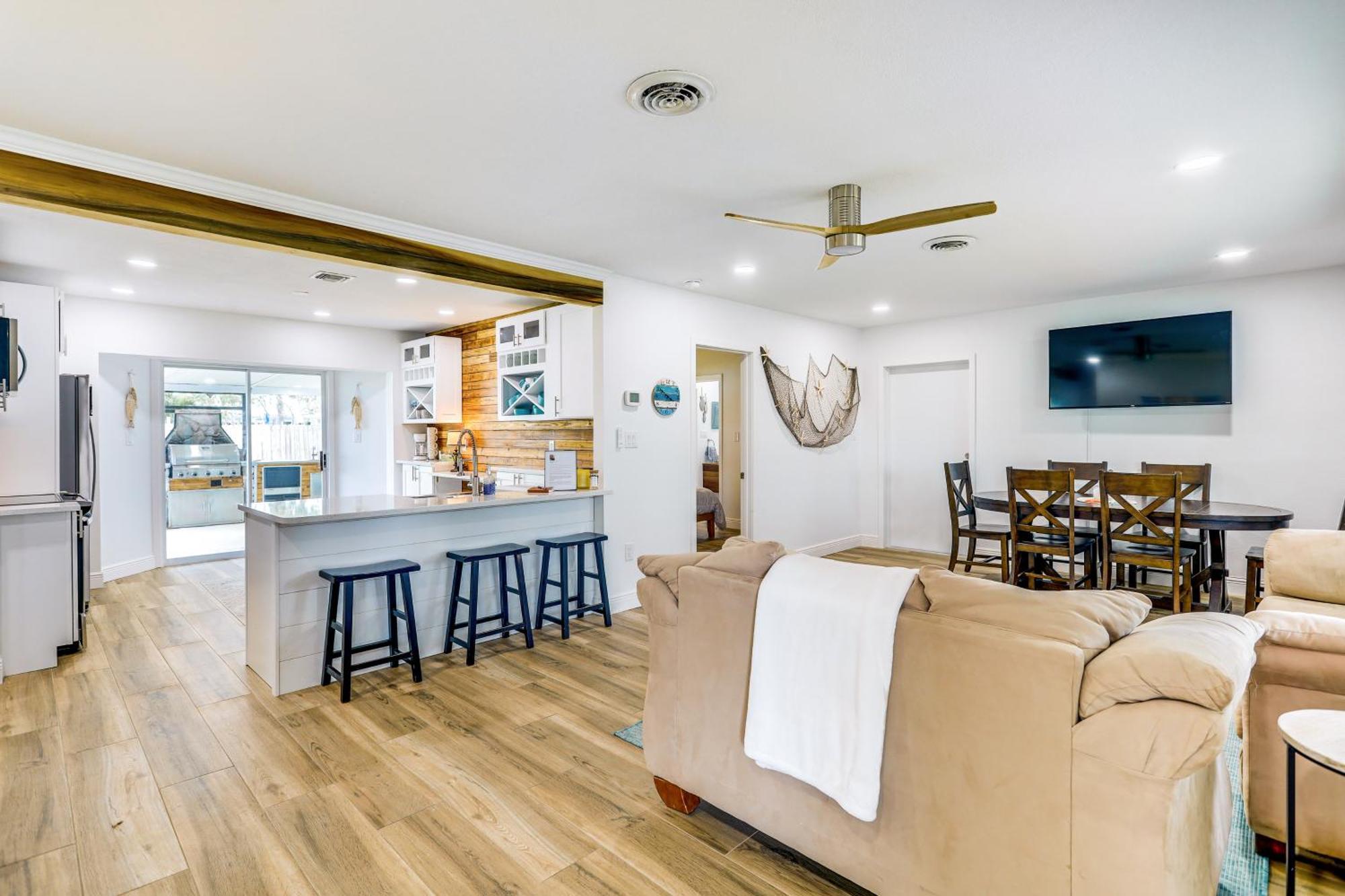Pet-Friendly Cocoa Beach Home Walk To Beach! Exteriör bild
