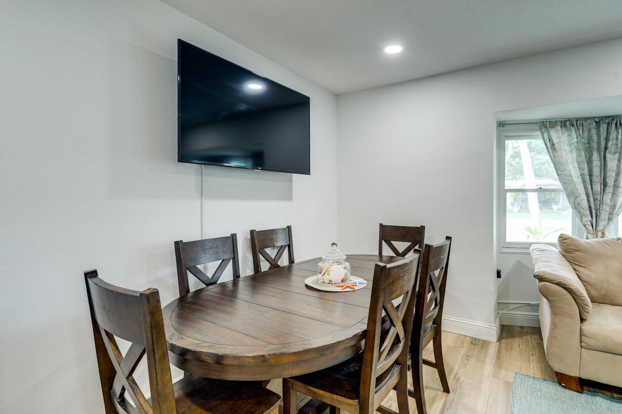 Pet-Friendly Cocoa Beach Home Walk To Beach! Exteriör bild