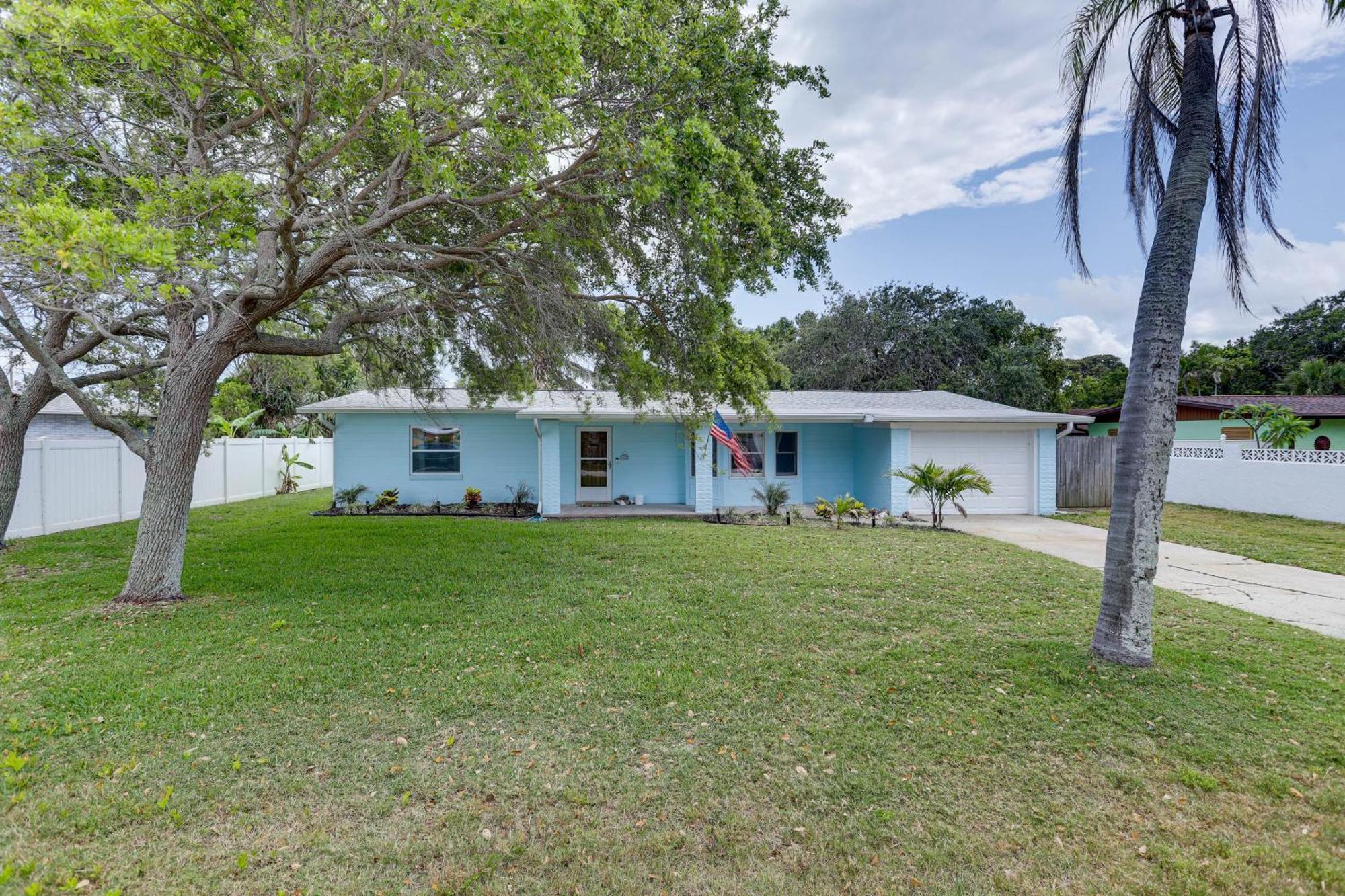 Pet-Friendly Cocoa Beach Home Walk To Beach! Exteriör bild