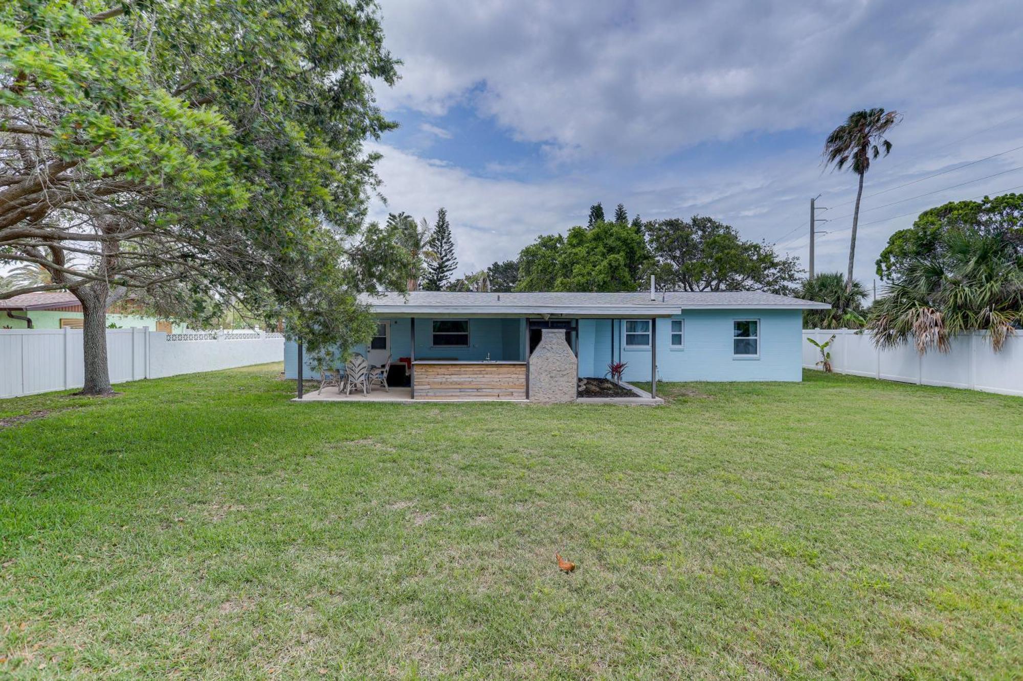 Pet-Friendly Cocoa Beach Home Walk To Beach! Exteriör bild